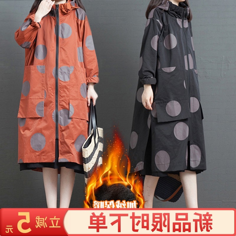 大碼冬裝文藝複古胖MM寬松休閑中長款加絨加厚波點連帽風衣外套女