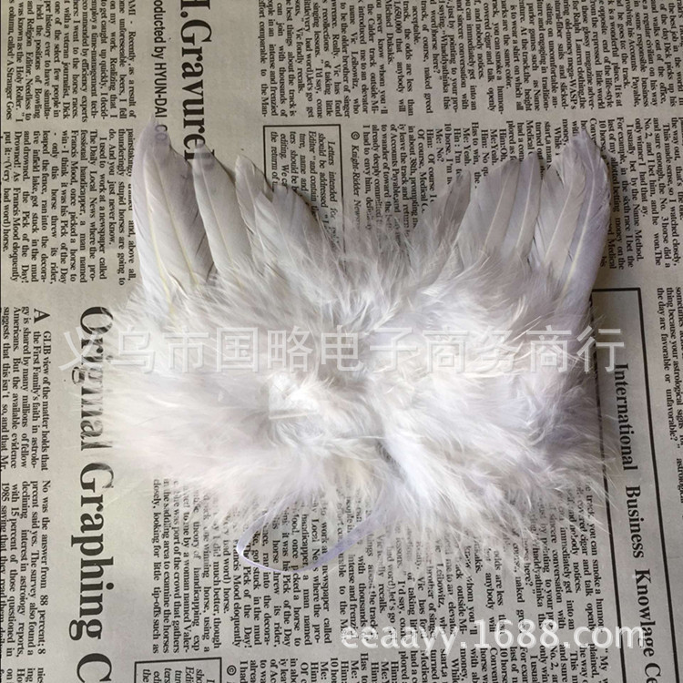Venta directa de fábrica Super pequeño tamaño Ángel plumas alas niños juguetes decoración del hogar broche boda suministros bolsa regalo
