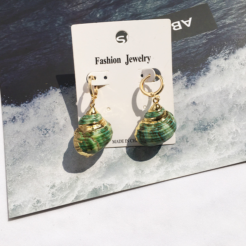 Fashion New Retro Exaggerated Conch Niche Gold-plated Shell Earrings Wholesale display picture 15