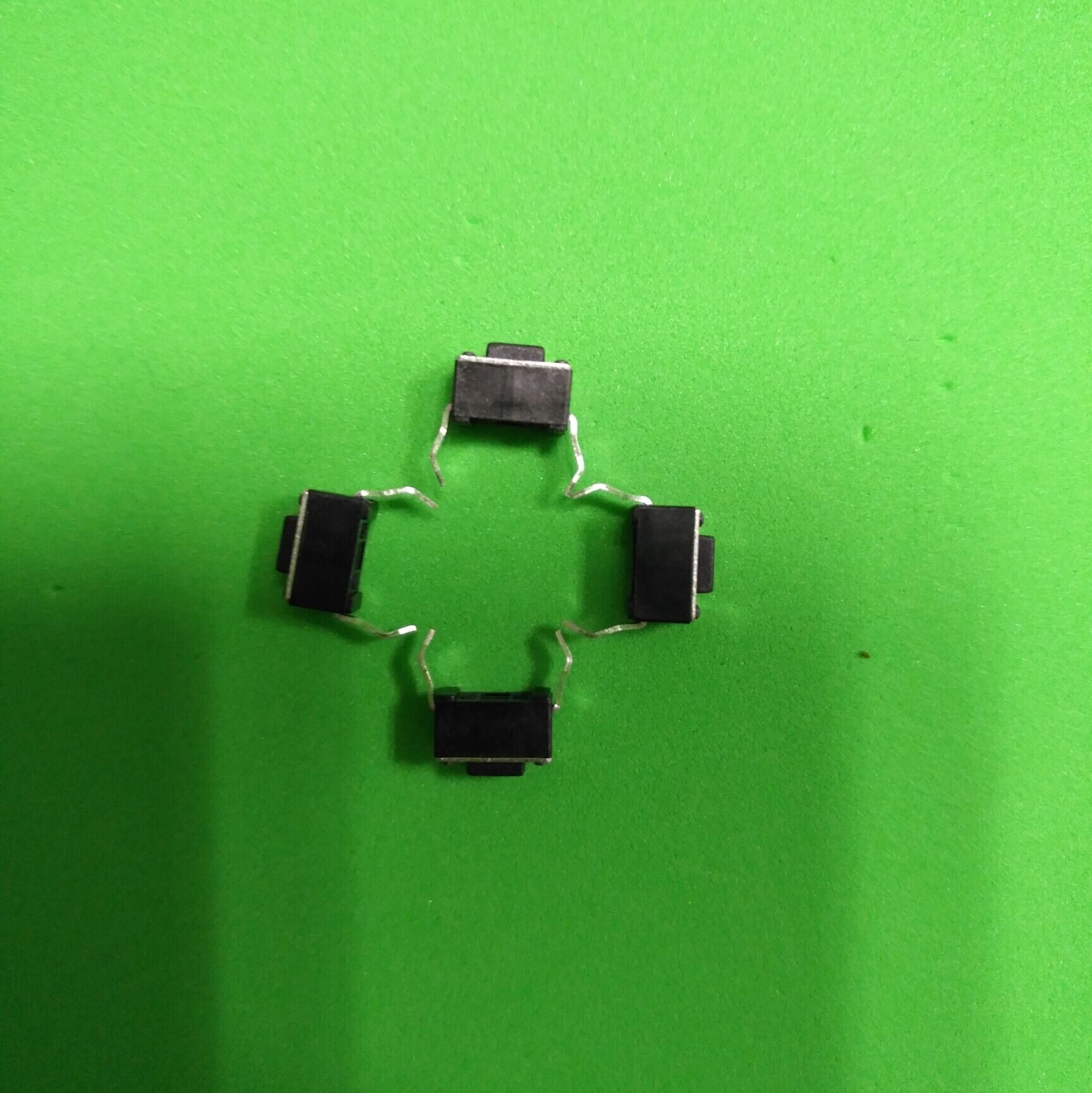 轻触开关3*6*4.3   5.0  插件 白头 黑头皆有 其它高度可定制