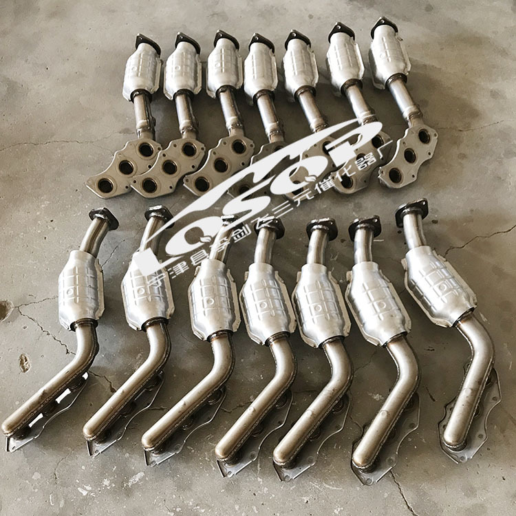 Factory Direct Supply Suitable for Toyota Reiz Crown 2.5 3.0 3.5 Three-Way Catalytic Converter Car Exhaust Pipe