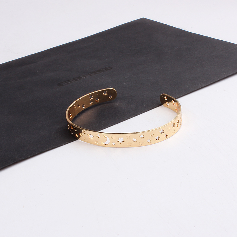 Housewarming, Anniversary, Business, Wedding, Travel, Birthday, Festival Occasion Hot Selling Fashion Popular Five-pointed Star Hollow Bracelet Retro Fashion Bracelet