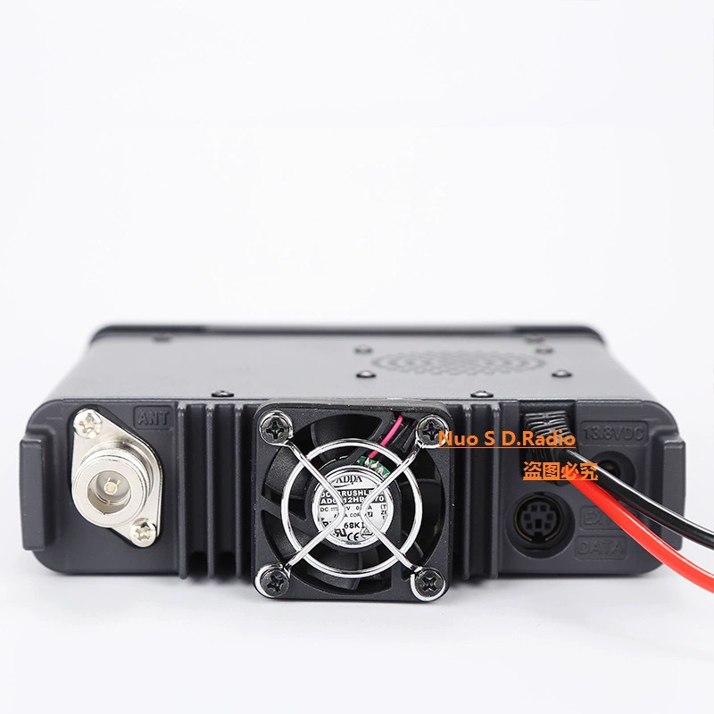 YAESU Bayongzhou FT-7900R – мощная беспилотная внедорожная платформа для установки на транспортное средство