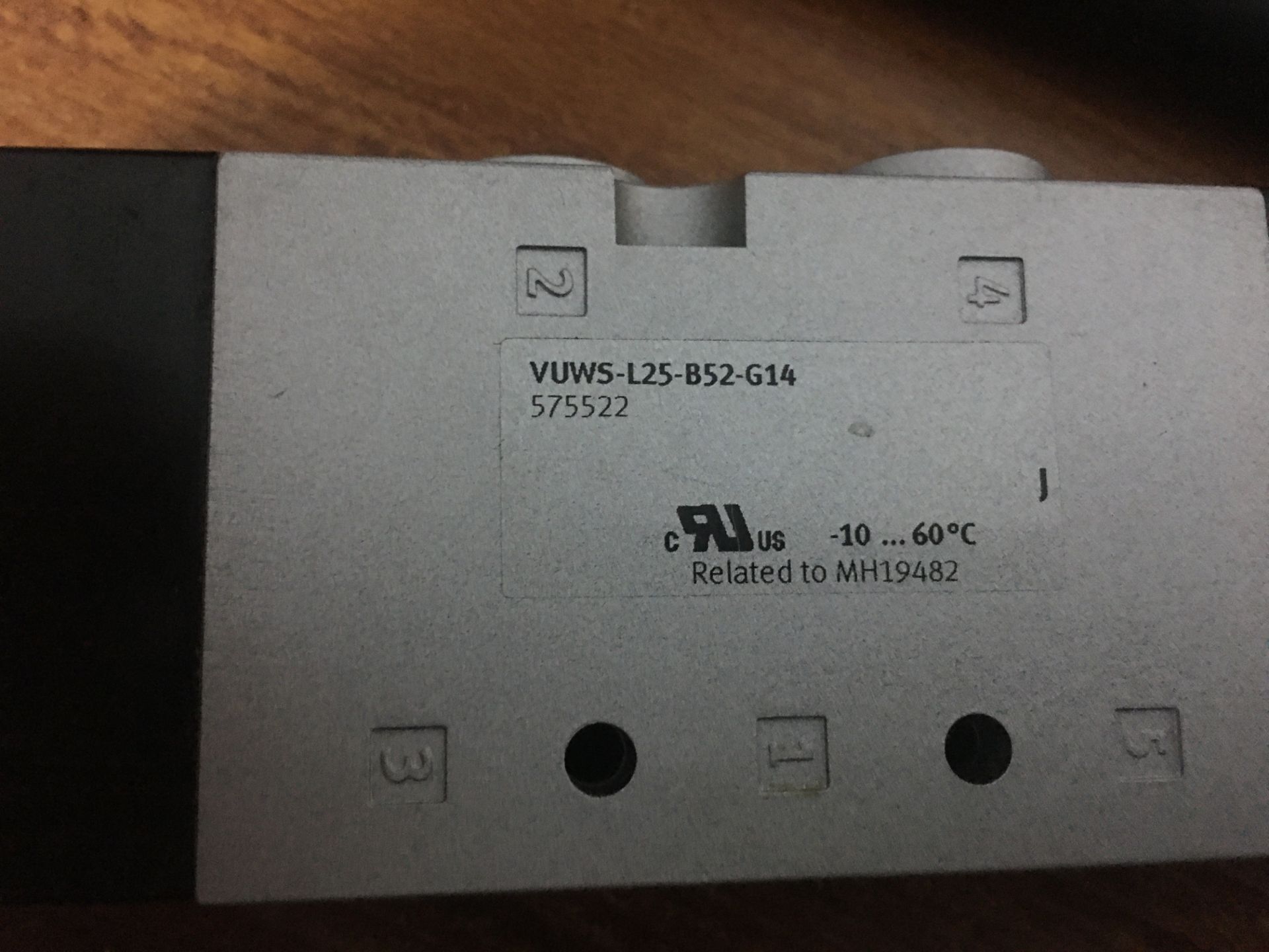 原装FESTO VUWS-L25-M52-A-G14 575507  VUWS-L25-B52-G14 575522