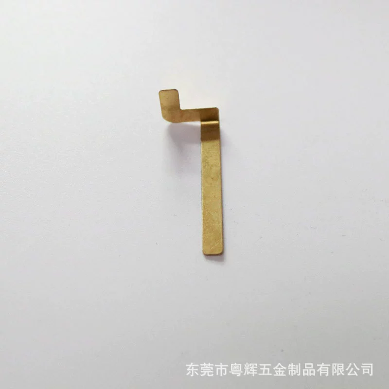 Производители каменных рядов в Дунгуане производит высококачественные латунные вставки L-образной формы и аксессуары для штамповки и растяжки оборудования.
