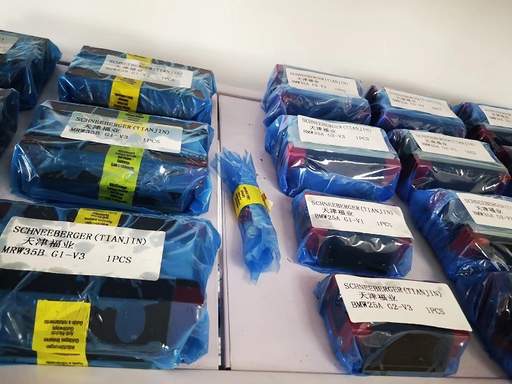 MR45-D2-1095-22.5-22.5-G1-V3   SCHNEEBERGER导轨滑块