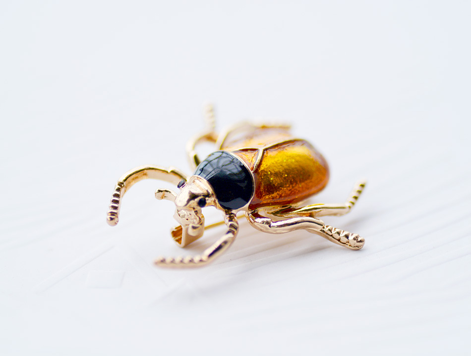 Unisex Gender Retro Pin Insect Alloy Enamel Plating Unisex Brooches