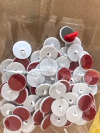 场地布置道具;灯笼;拉花、彩带