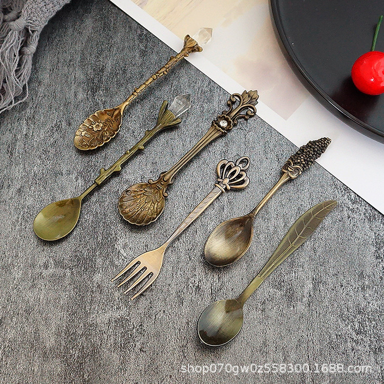 Supply of Zinc Alloy Coffee Stirring Spoon, Diamond Spoon, Flower-shaped Spoon, Dessert Spoon and Fork, Bronze Tea Spoon, Fruit Fork Supply of Zinc Alloy Coffee Stirring Spoon, Diamond Spoon, Flower-shaped Spoon, Dessert Spoon and Fork, Bronze Tea Spoon, Fruit Fork
