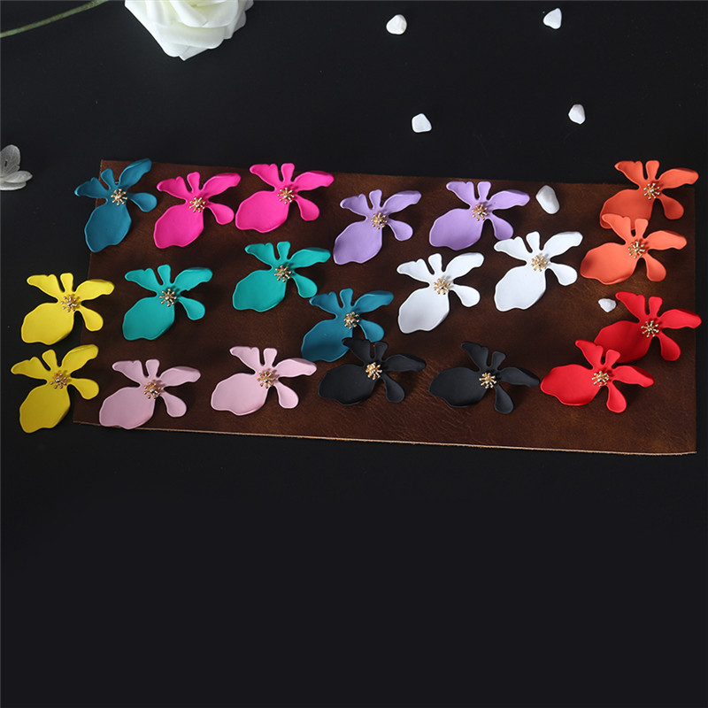 Ear Studs Classification 1 Pair Quantity 1 Pair Fashion Flower Alloy Stoving Varnish Women's Ear Studs