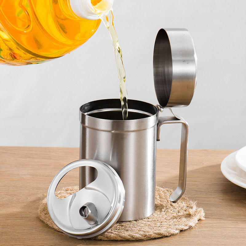 304 Stainless Steel Oil Pot Dustproof Oil Control Oil Bottle Oil Tank Kitchen Supplies Large Capacity Household Factory 