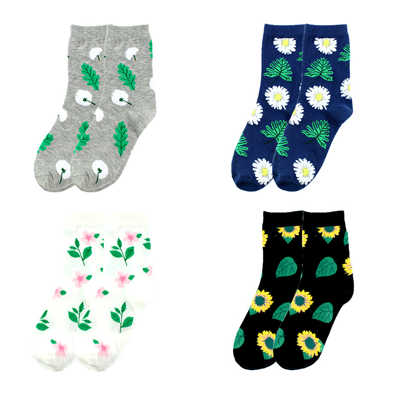 Women's Pastoral Leaves Flower Cotton Crew Socks A Pair display picture 3