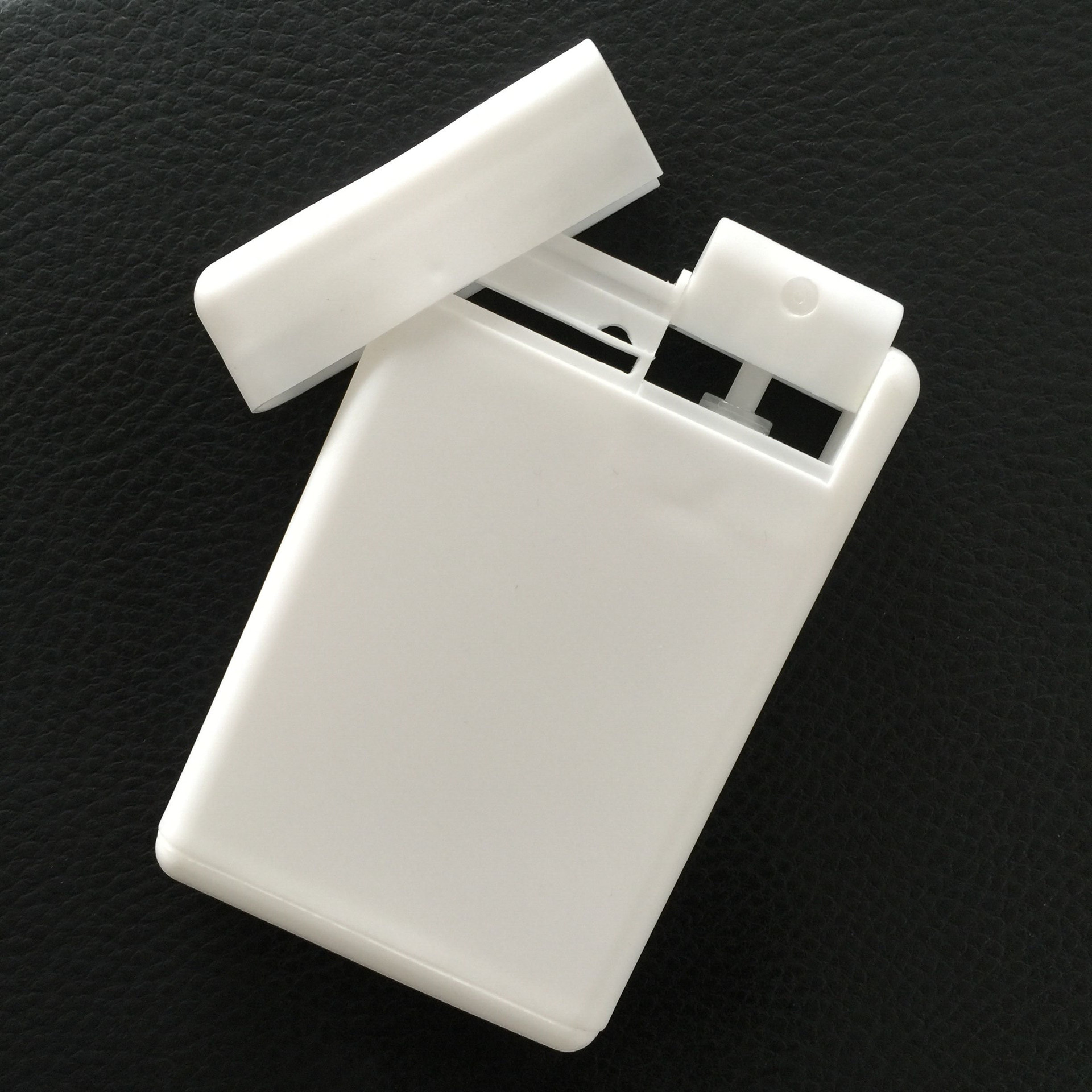 现货批发化妆品包装20ml/25ml塑料香水喷雾瓶便携