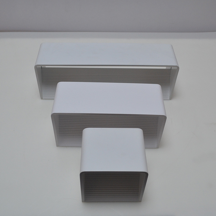 8999363995_1044080449