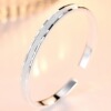 Fashionable universal silver bracelet for St. Valentine's Day for friend for elementary school students, silver 999 sample, simple and elegant design, Birthday gift