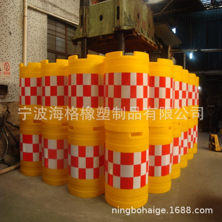 滚塑防撞桶供应滚塑大防撞桶黄色滚塑大防撞桶 反光交通锥 防撞桶