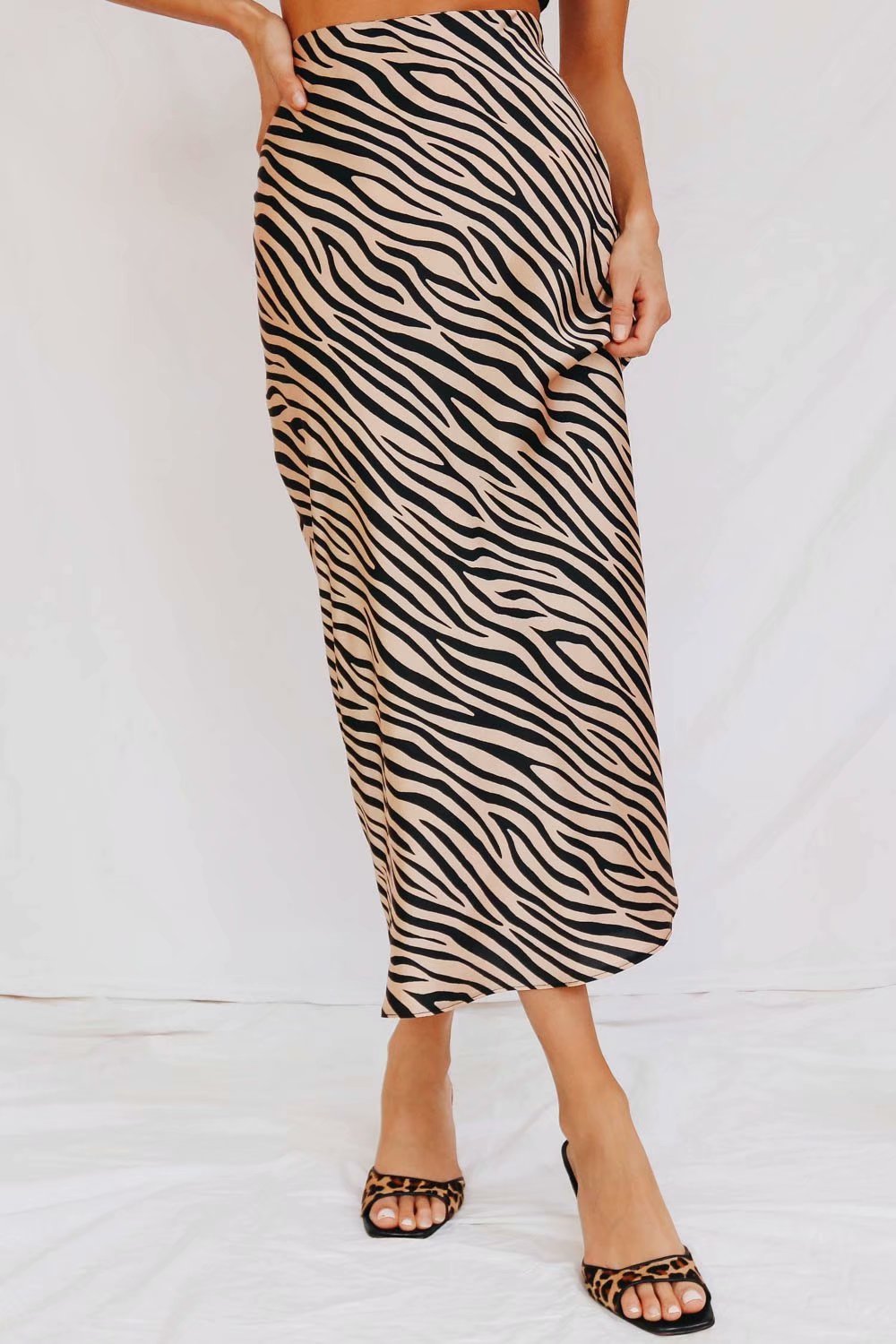 Tiger pattern skirt image 6