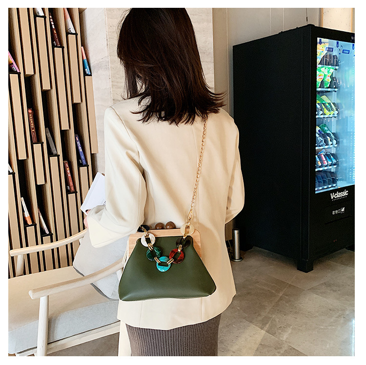 New Korean Fashion Wood Lock Shell Bag display picture 11