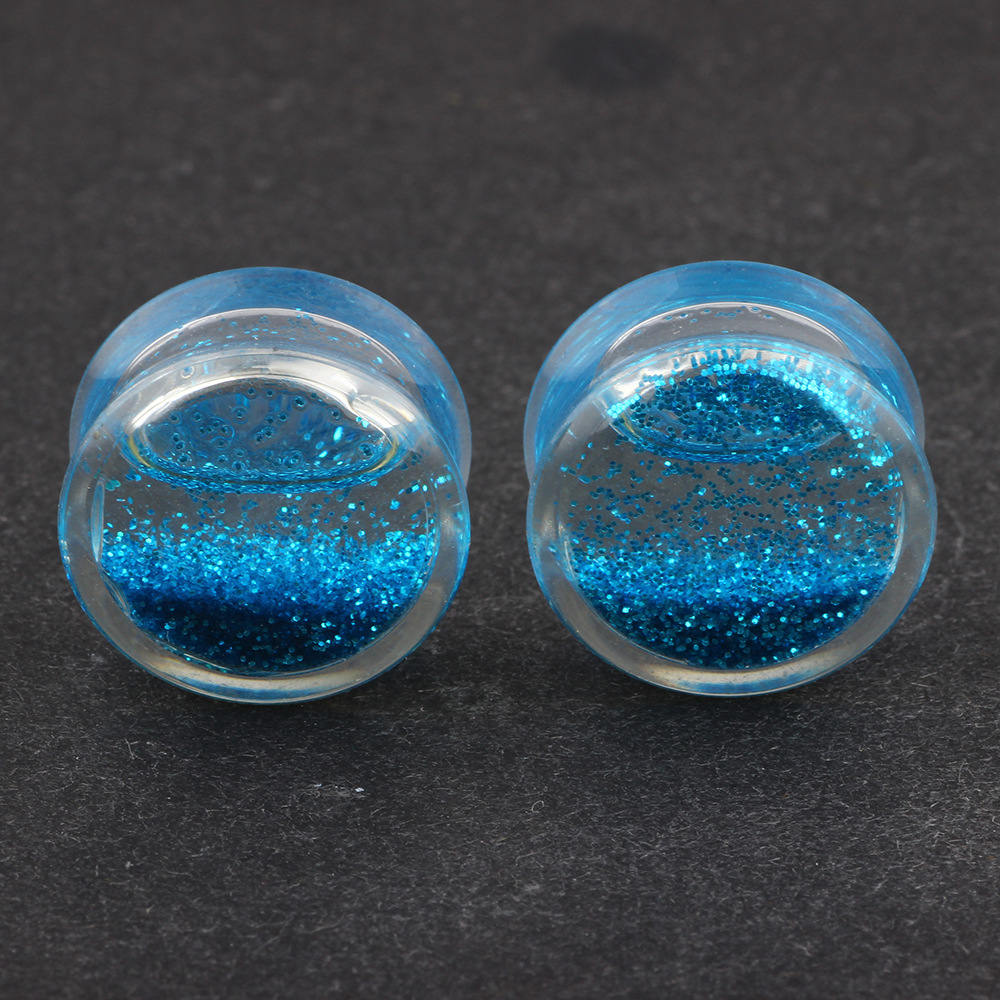 16G labret stud size and finish detail