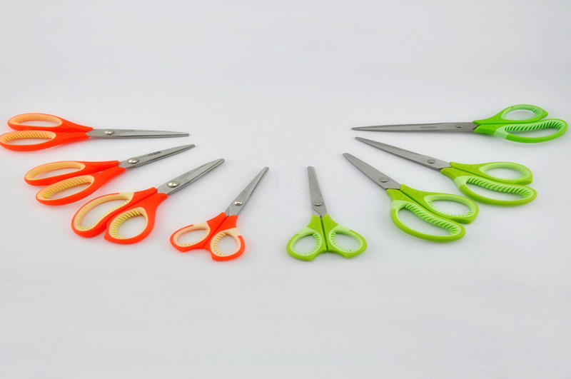 不锈钢办公剪 学生彩色剪纸刀 剪纸刀软柄带毛扫剪刀 diy手工剪刀详情1