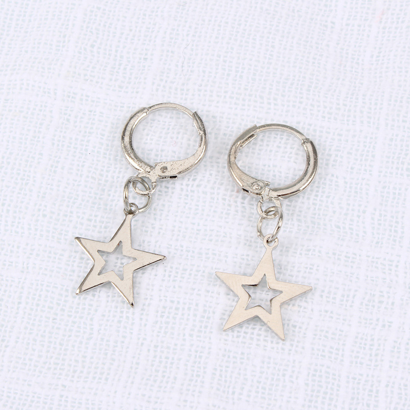 Korean Simple Hoop Earrings Women's Cute Personality Hollow Out Five-pointed Star Alloy Pendant Ear Ring Xingx Ear Clip Cross-border display picture 7