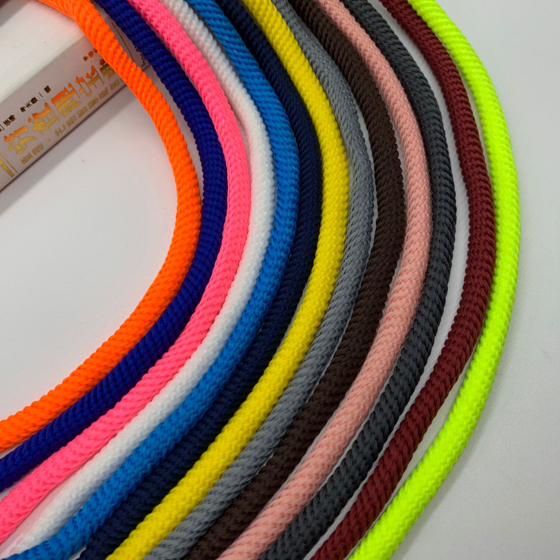 2019新款现货供应单色螺纹裤腰绳涤纶绳带包芯圆绳荧光色绳