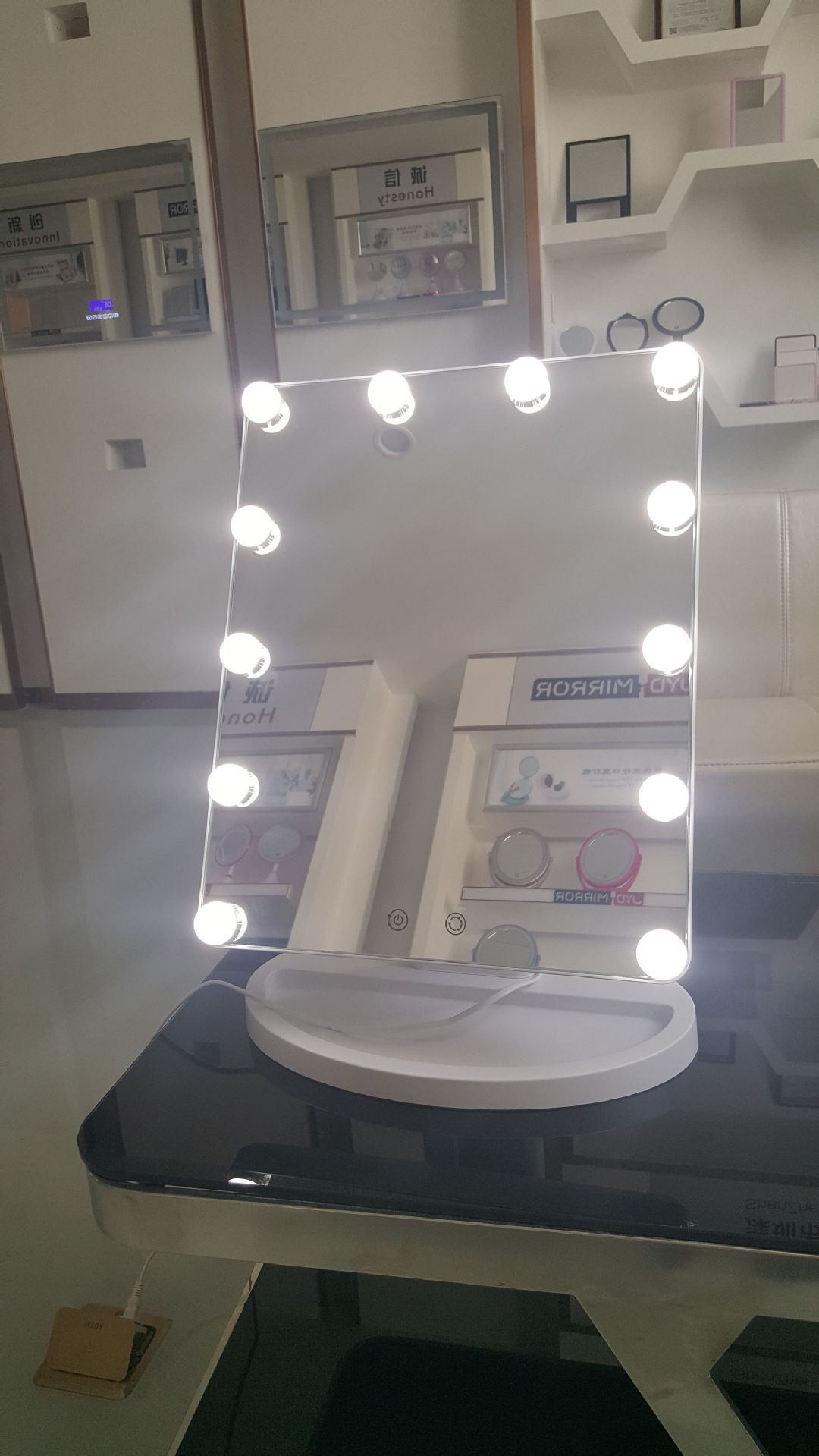 12灯泡LED浴室镜 美颜化妆镜 收纳底座 好莱坞灯镜-阿里巴巴