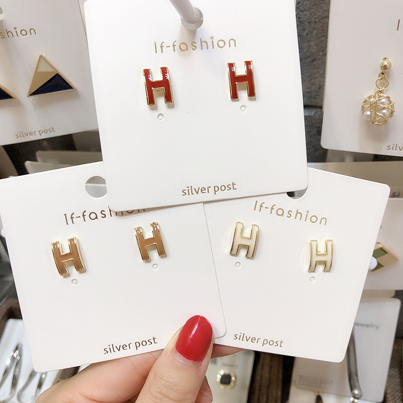 S925 silver needle h letter earrings female Korean personalized net red temperament hundred short section sweet students daily earrings