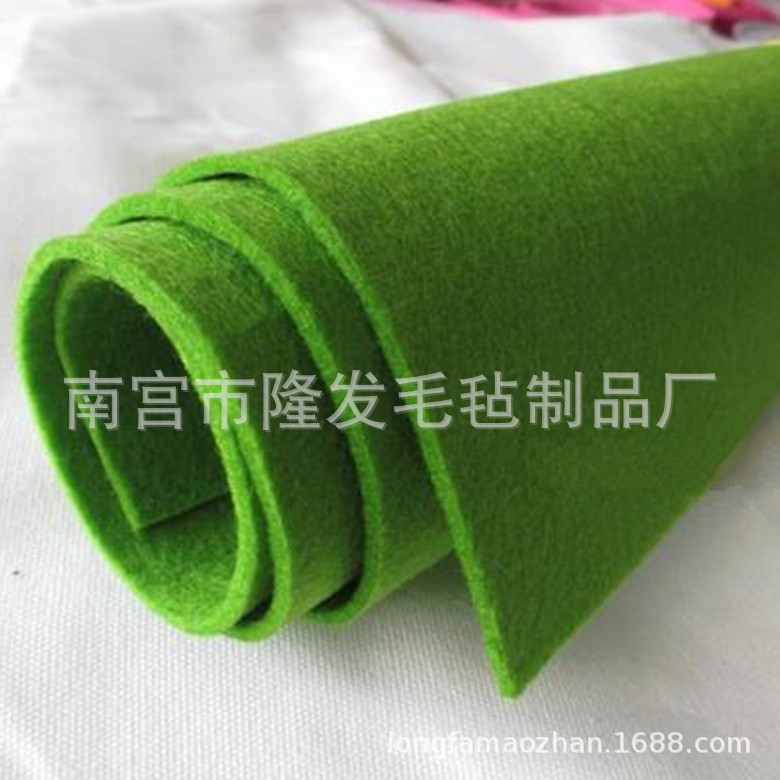 玩具布戟绒布绿色针刺无纺布手感柔软聚酯毛毡布3mm不织布嘶叮尼