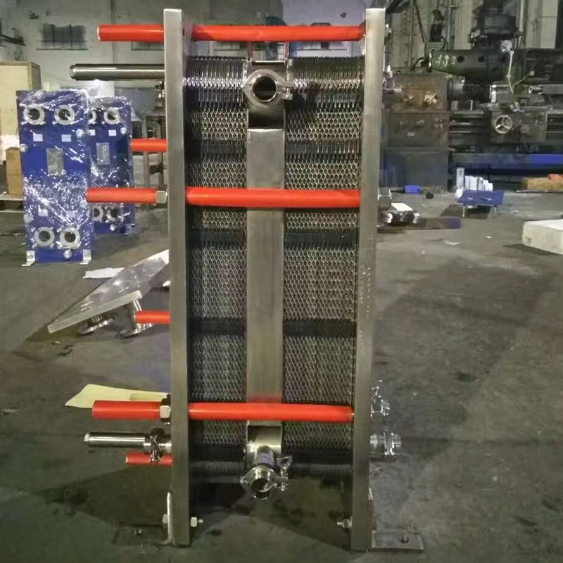 外包304不锈钢板式换热器食品设备配套双段式热交换器