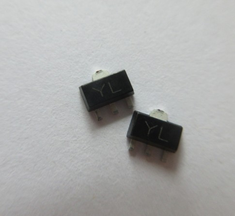 2SA1013 丝印YL 1A/160V PNP SOT89 贴片三极管 100=