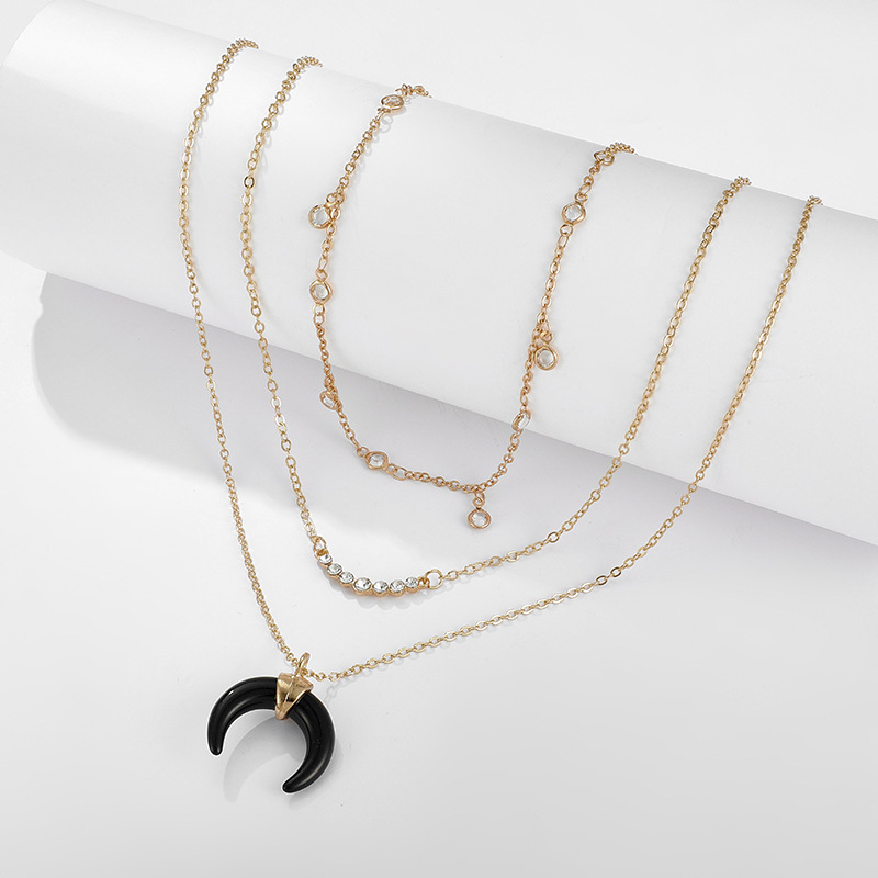 Europe And The United States Personalized Diamond Black Crescent Horn Multi-layer Necklace Wild Moon Pendant Neck Chain Clavicle Chain display picture 3