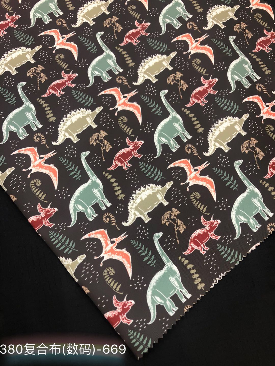 花之春涤纶牛津印花布普通环保380T防水复合布妈咪包布料厂家直销