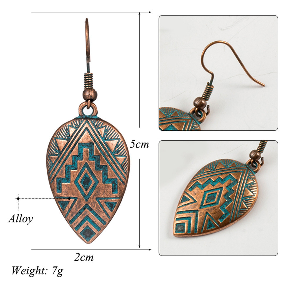 Vintage Heart Drop Carved Pattern Alloy Earrings Wholesale Nihaojewelry display picture 10