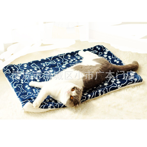 Pet coral velvet mat, kennel mat, blanket, cat and dog mattress, cat sleeping den, cat mat, pet blanket, suitable for all seasons
