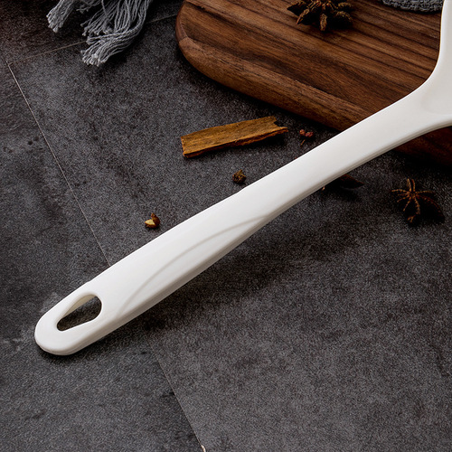 Creative home restaurant kitchen long handle large plastic PP soup spoon spoon porridge spoon kitchen utensils factory direct sales