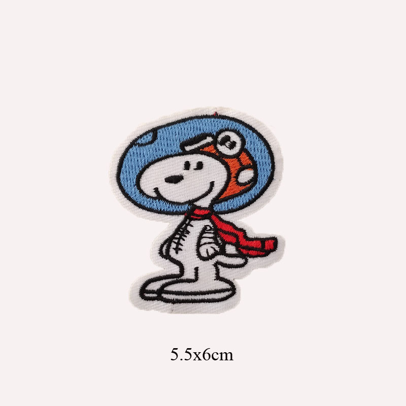 スヌーピー布ステッカー刺繍パッチバッジ子供服アクセサリー穴付きステッカー日本tシャツバッグ装飾diy