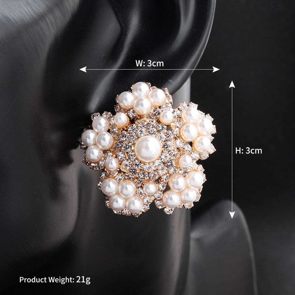 Hot Selling Fashion No Pierced Retro Flower Pearl Earrings display picture 8
