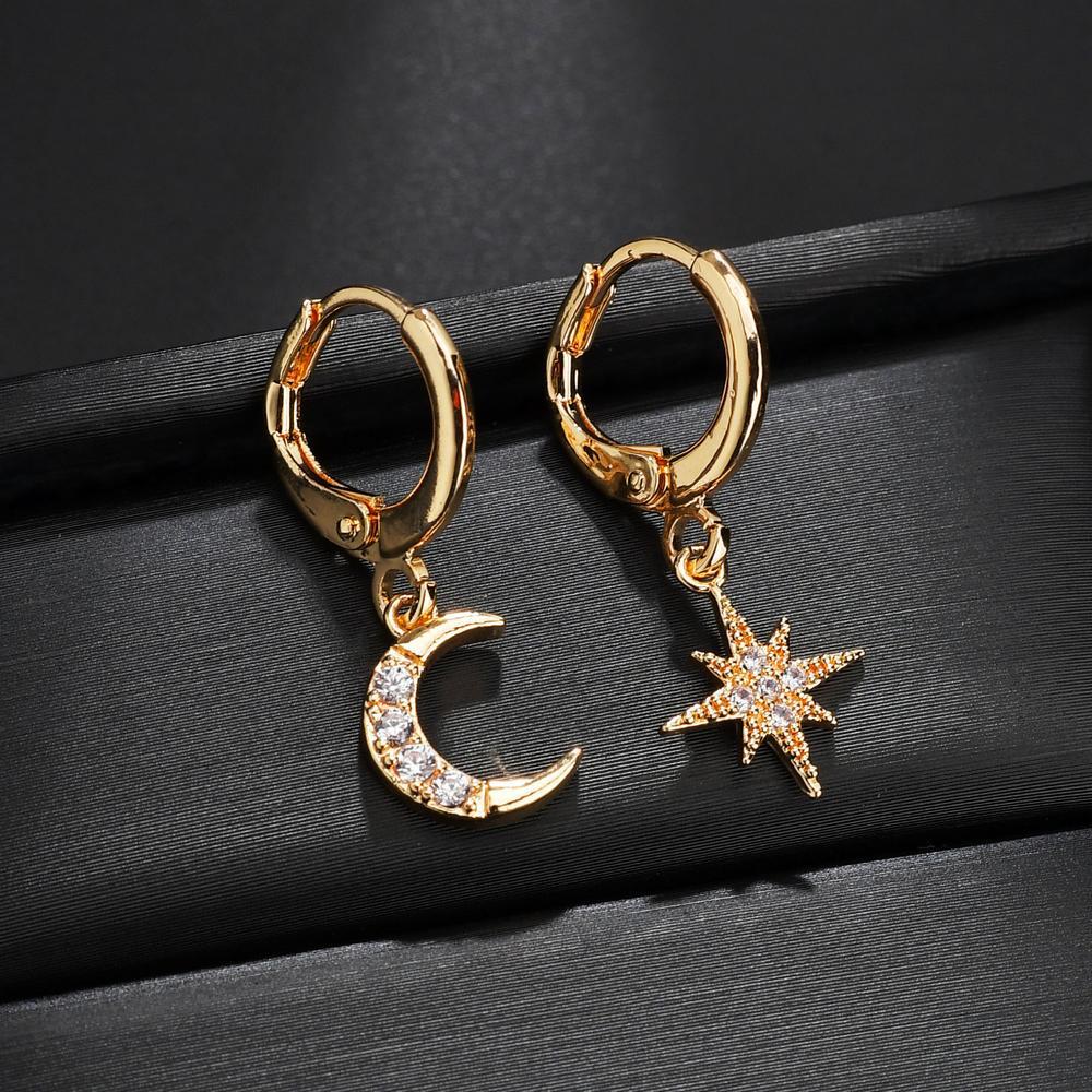 Croix-frontière Accessoires Personnalité Asymétrique Étoile Et Lune Stud Femelle Micro Zircon Boucles D'oreilles Boucles D'oreilles Bijoux En Gros 2021 display picture 5