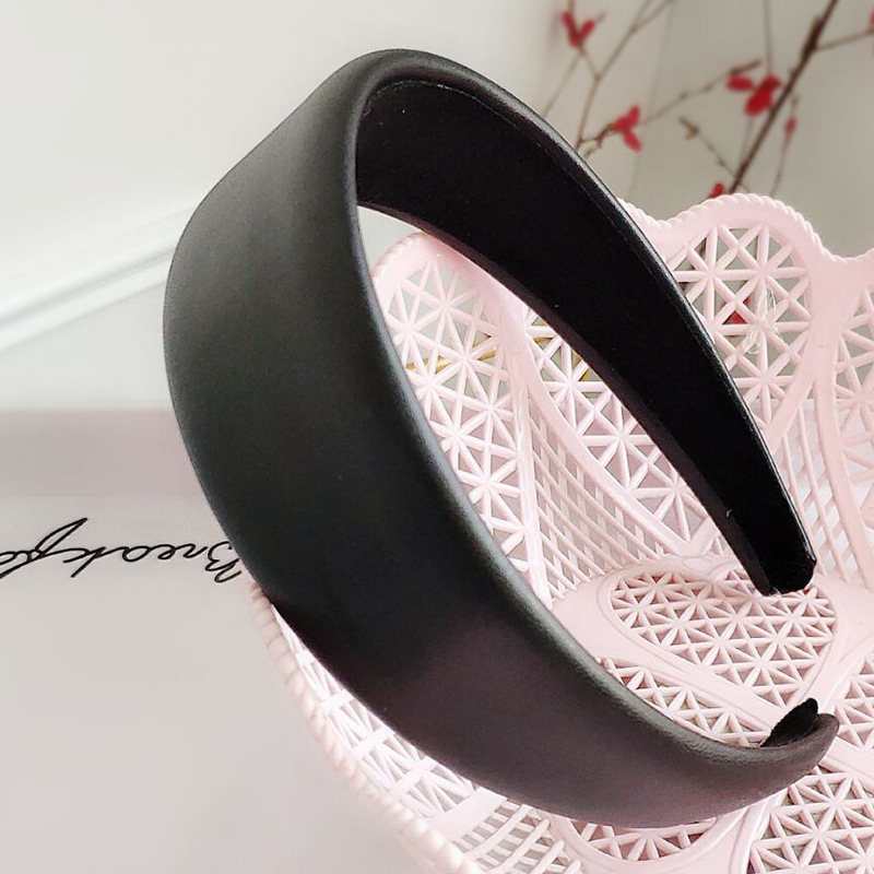 Solid Color Wide-brimmed Leather Headband display picture 8