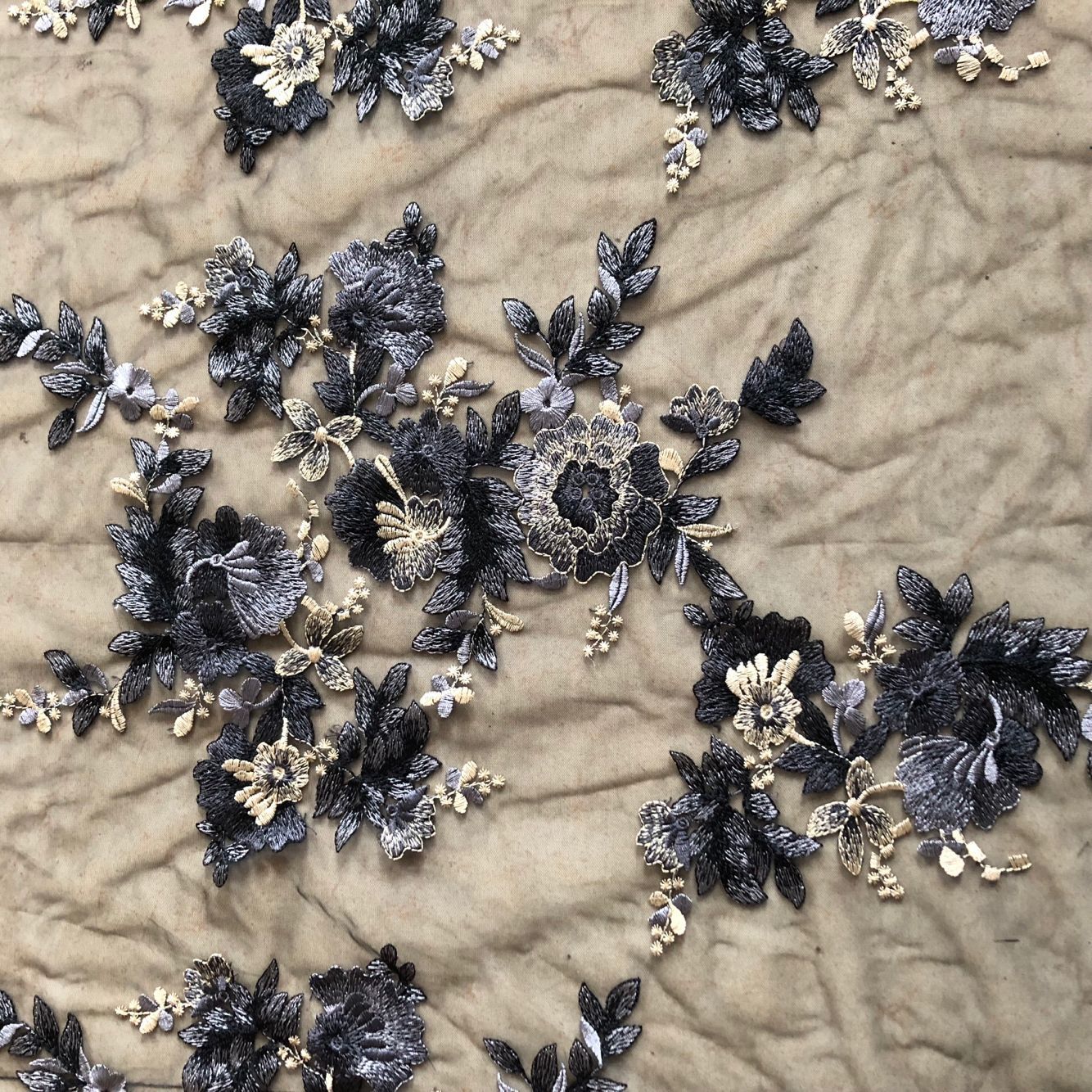 加密瑞士网三色网布绣花 婚纱礼服女装双边绣 面料