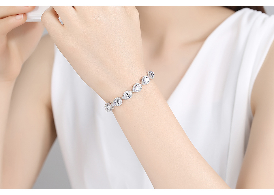 Fashion Aaa Zircon Dripping Zircon Bracelet Nihaojewelry Wholesale Bridal Heart And Arrow Small Round Zircon Bracelet display picture 4