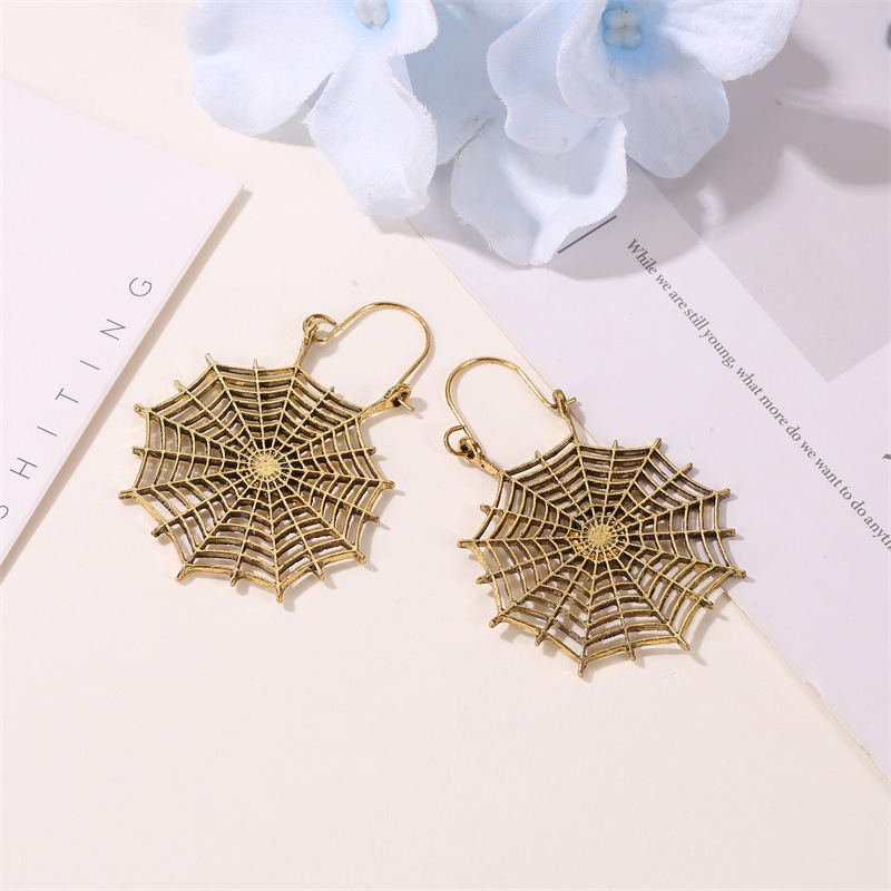 New Earrings Retro Creative Hollow Spider Web Earrings Earrings Gothic Exaggerated Metal Ear Jewelry display picture 9