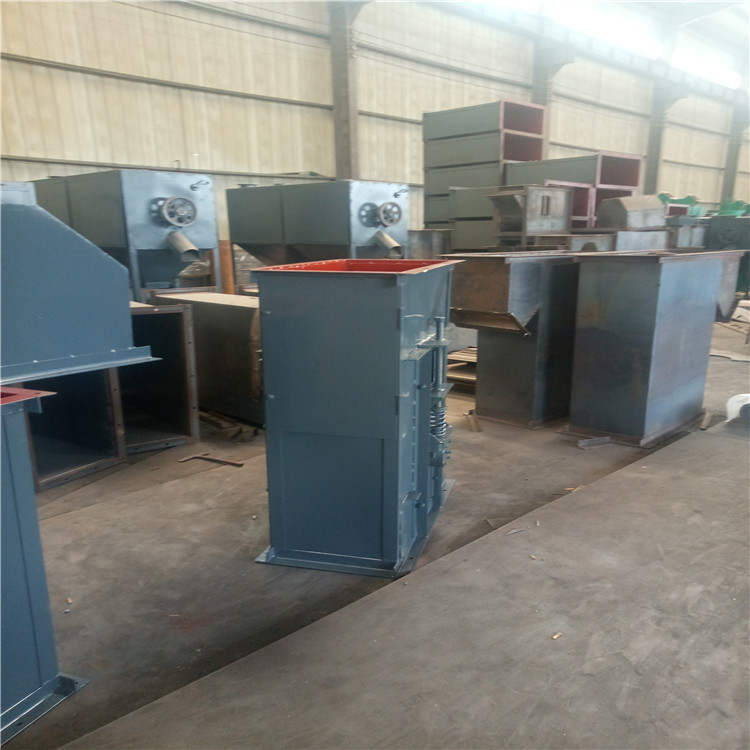 TD250带式提升机 碎矿石粉煤灰提升机 密封垂直上料机