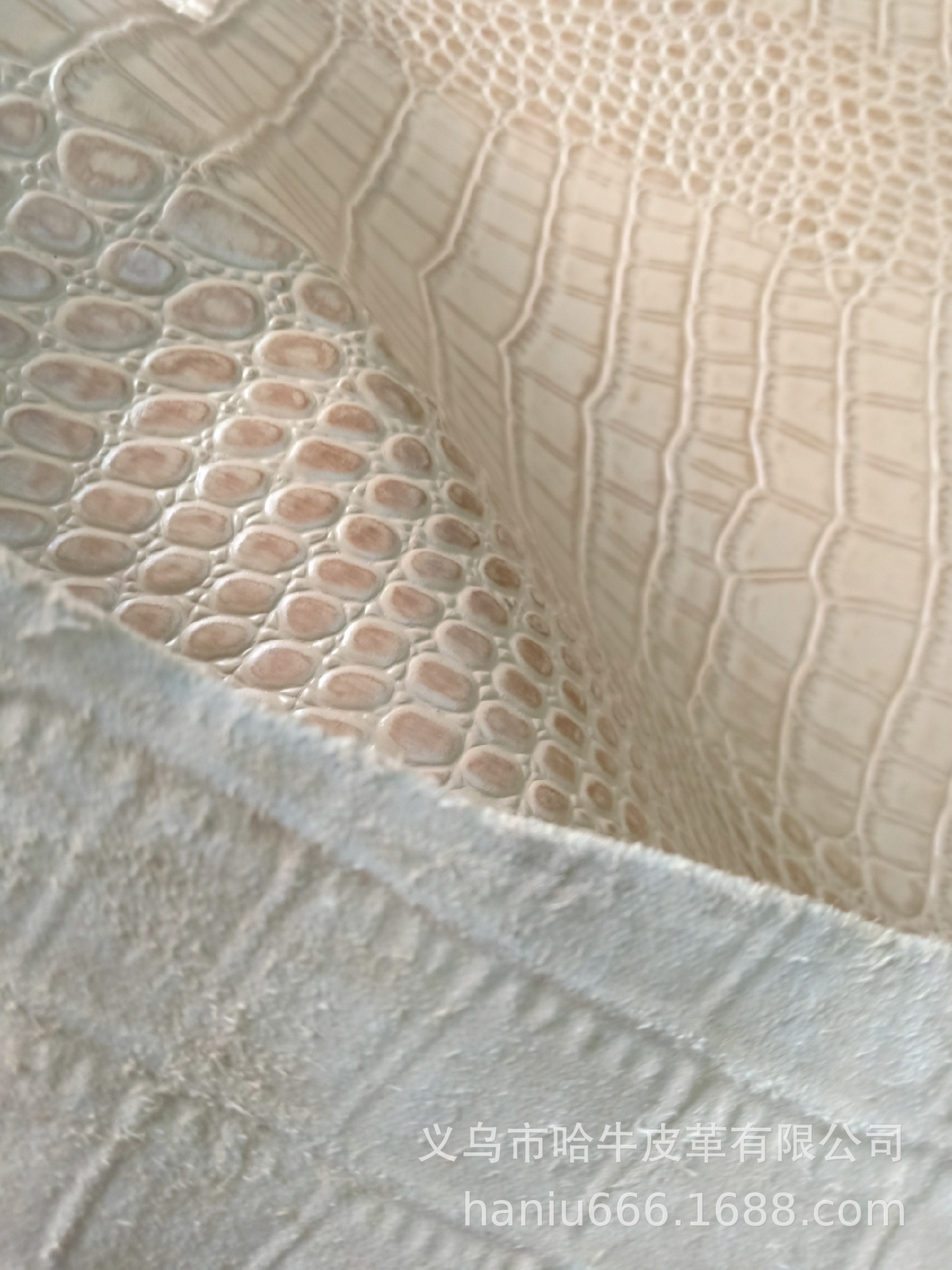 义乌哈牛真皮商行 头层 鳄鱼纹米色  头层鳄鱼纹米色库存