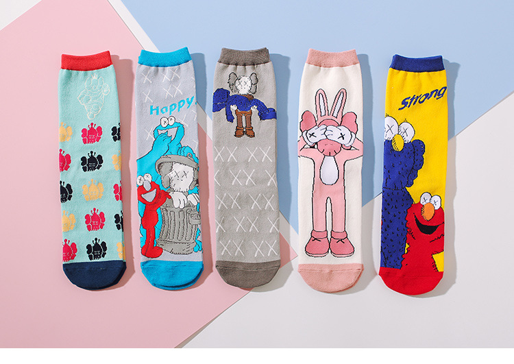 Herbst Und Winter Neue Lässige Skateboard Damen Socken Großhandel Cartoon Reine Baumwollsocken display picture 1