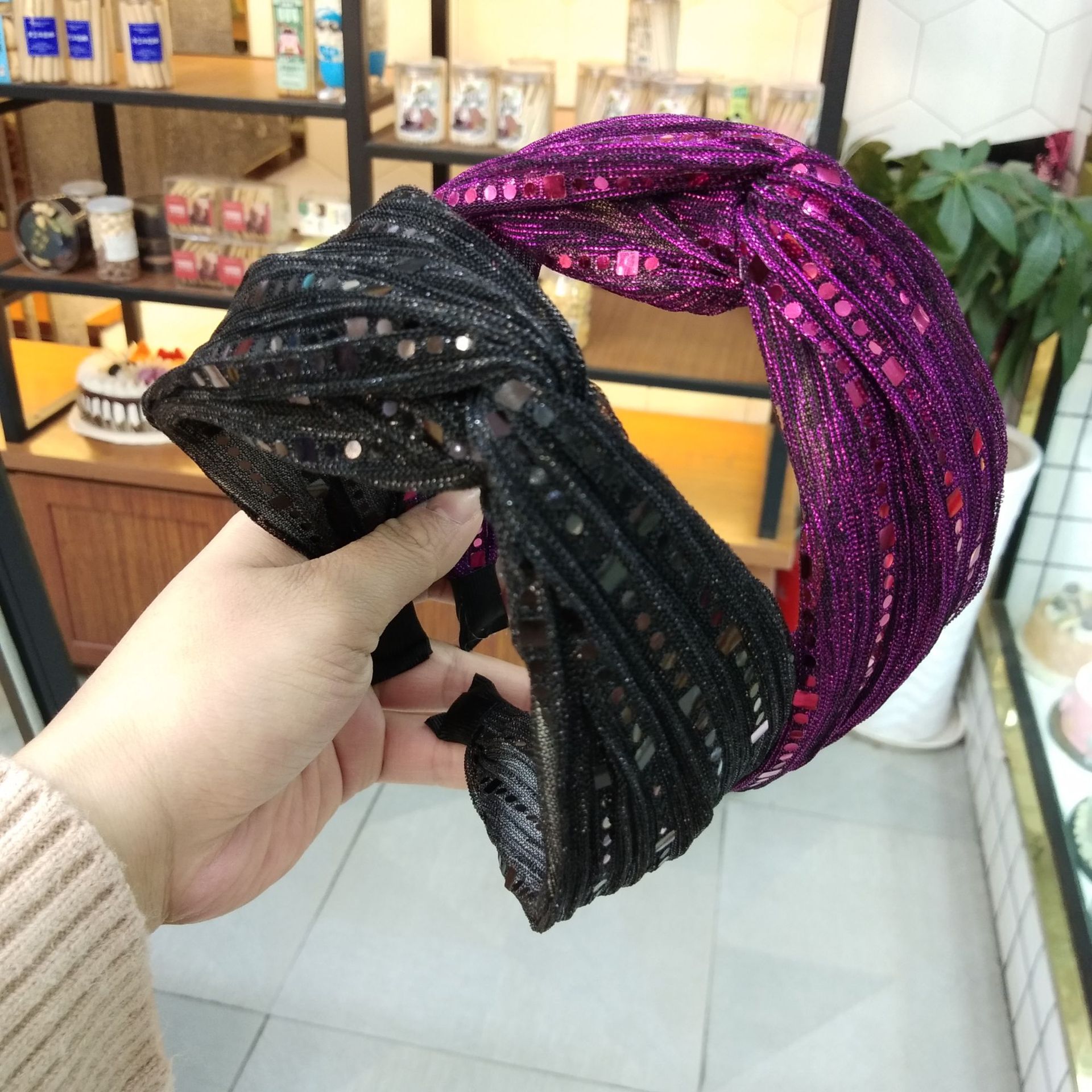 Korean Wide-brimmed Lace Bright Color Cross Knotted Headband High-end Fabric Fashion Wholesale Nihaojewelry display picture 4