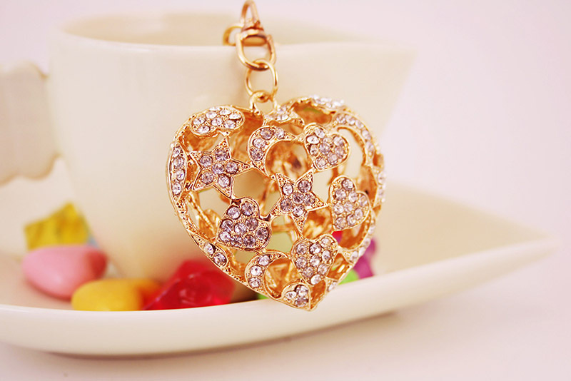 44g Weight Travel Occasion Alloy, Metal Material Heart Pattern Women'S Gender White, Pink, Blue, Peach Color Korean Creative Diamond-studded Crystal Hollow Keychain 7