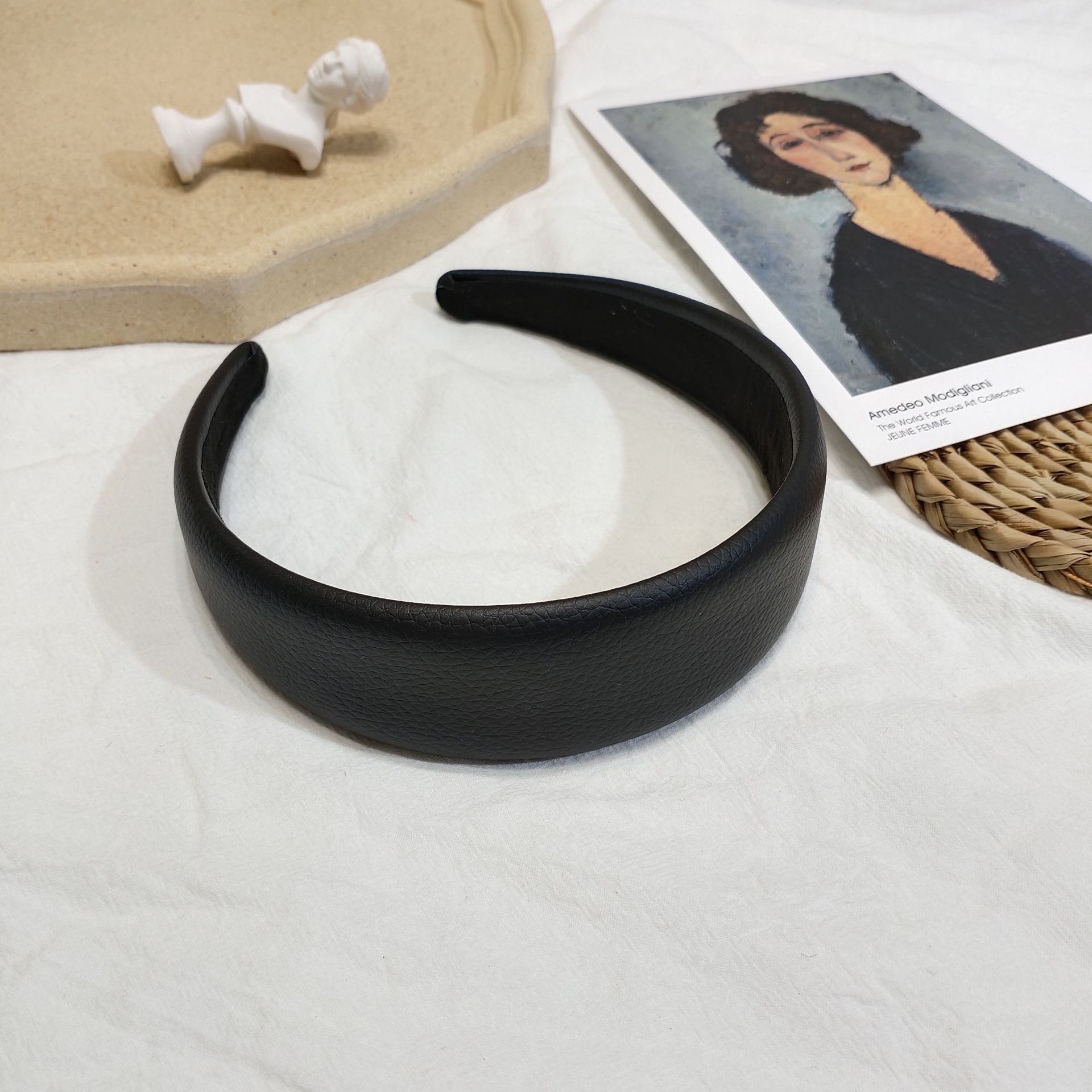 Simple New Leather Simple Headband display picture 1