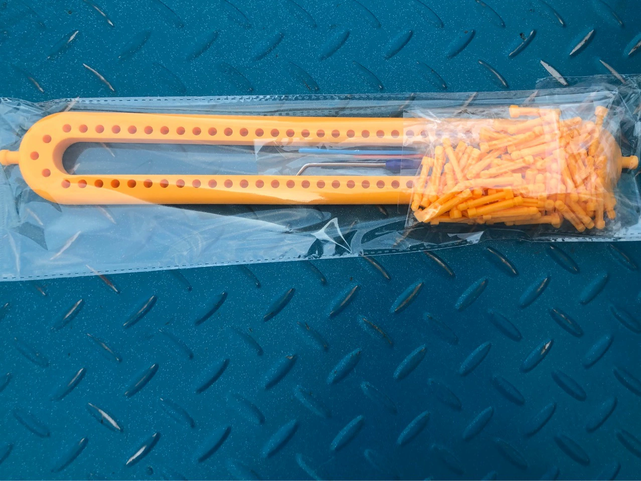 Handmade yarn kit, soft plush skeins with bamboo needle 6 mm, mixed colors and tutorial options